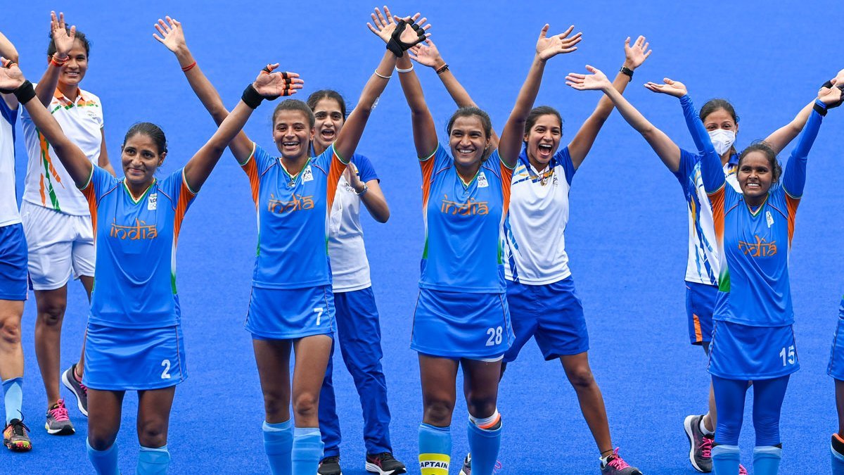 timesofindia's tweet image. India rejoices as women's #Hockey team makes maiden entry into Olympic semifinals Field hockey  

Reactions: toi.in/2582Pa/a24gk 

#Tokyo2020 #Olympics #hockeyindia #Cheer4India