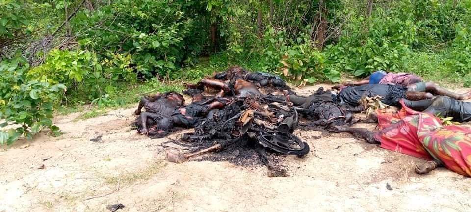 YarMoeAung3's tweet photo. In the jungle near Taungpauk East village in Kany Township, the bodies of 12 locals, including motorbikes, were found massacred by the Military Council.
#whathappeninginmyanmar 
#August2Coup 
#MudererMinAungHlaing https://t.co/CGjdJgDMDr