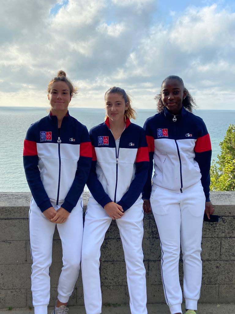FFT (@fftennis) on Twitter photo On n'oublie pas les U18 filles (<a href="/Elsa_Jacquemot/">Elsa Jacquemot</a>, <a href="/LoisBoisson/">Boisson Lois</a> et <a href="/oceanebabel/">Oceane</a>) qui sont à Granville pour la phase finale de la coupe Reina/Soisbault. On n'oublie pas les U18 filles (<a href="/Elsa_Jacquemot/">Elsa Jacquemot</a>, <a href="/LoisBoisson/">Boisson Lois</a> et <a href="/oceanebabel/">Oceane</a>) qui sont à Granville pour la phase finale de la coupe Reina/Soisbault.