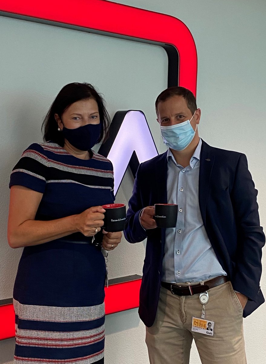 SAP_recruiting's tweet photo. Heute begrüssen wie Steffen Habich als Head of Pre-Sales in unseren Team und wünschen ihm viel Freude und Erfolg bei seinen neuen Aufgaben. #welcome to #oneteamonespirit https://t.co/MixyPz0Hvz