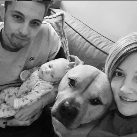 JongenMS's tweet photo. Jorrit (26) werkt als monteur en heeft samen met zijn vriendin een zoontje. Hoe is het om als man met MS vader te worden? En hoe ervaart hij het ouderschap? Je leest het op #jongenms 🧡https://t.co/MqGxyVZsYE https://t.co/Ga8rcFCxOm