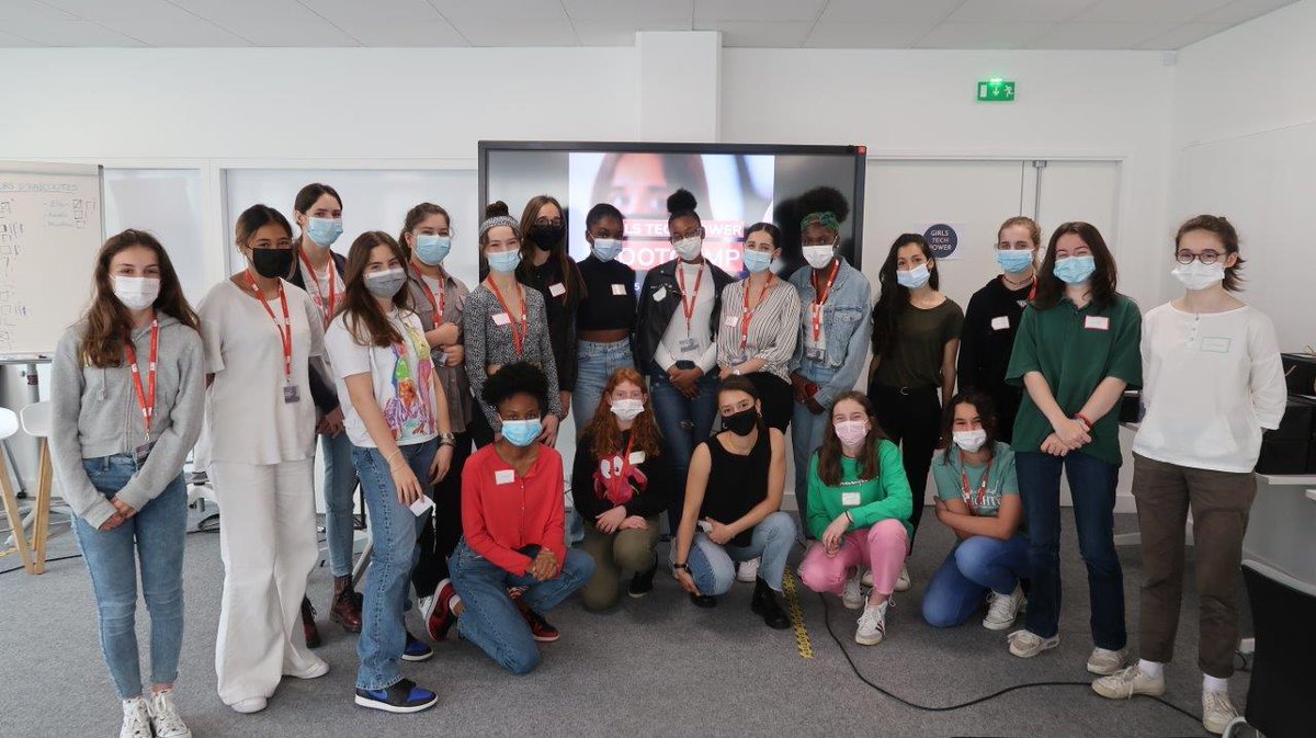 emlyon business school tweet media