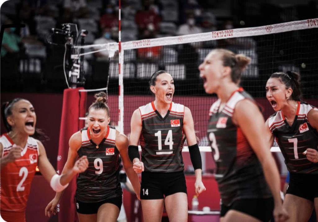 Türkiye'den hemen hergün yabancı haber ajanslarına yansıyan ilkel, çağdışı, homongolos görüntülerine inat, Türkiye'nin pırıl pırıl yüzünü yansıtıyorlar, sadece rakiplerini değil, Türkiye'ye yönelik algıyı da yeniyorlar, varolun kızlar 🌺