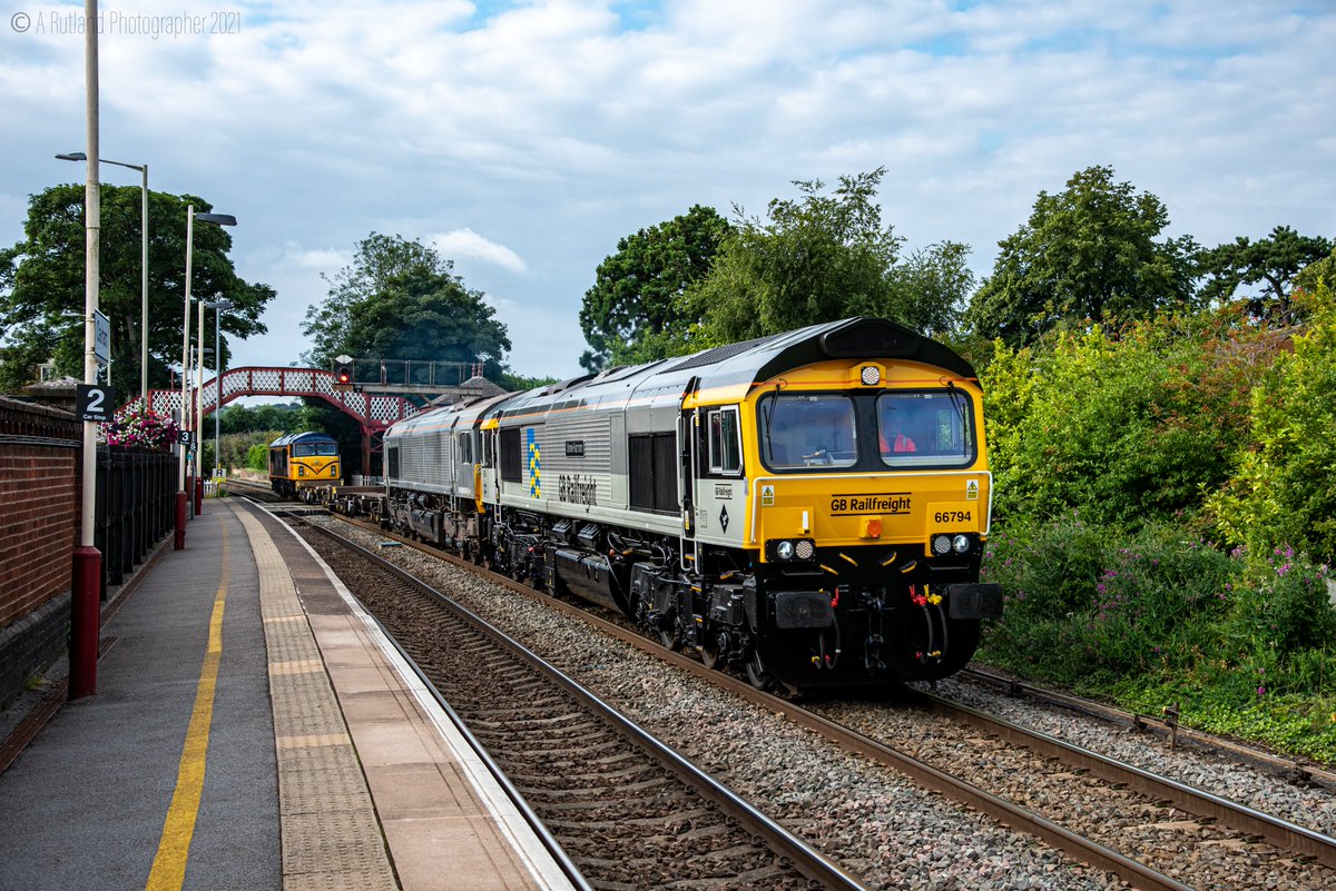 nice to see @GBRailfreight's new toys  at #oakham #class69 #class66 former #rail4chem @TrainBeacon @railcamlive #shedwatch #rutland @Clinnick1 #mayflower