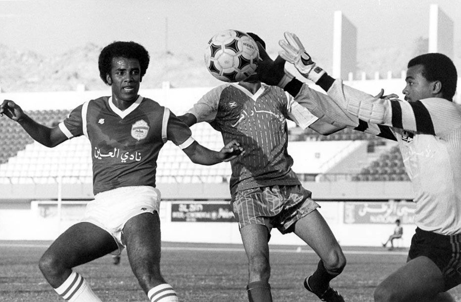 اللاعب أحمد عبدالله في مباراة بين نادي العين ونادي الإمارات
buff.ly/3lhQn13