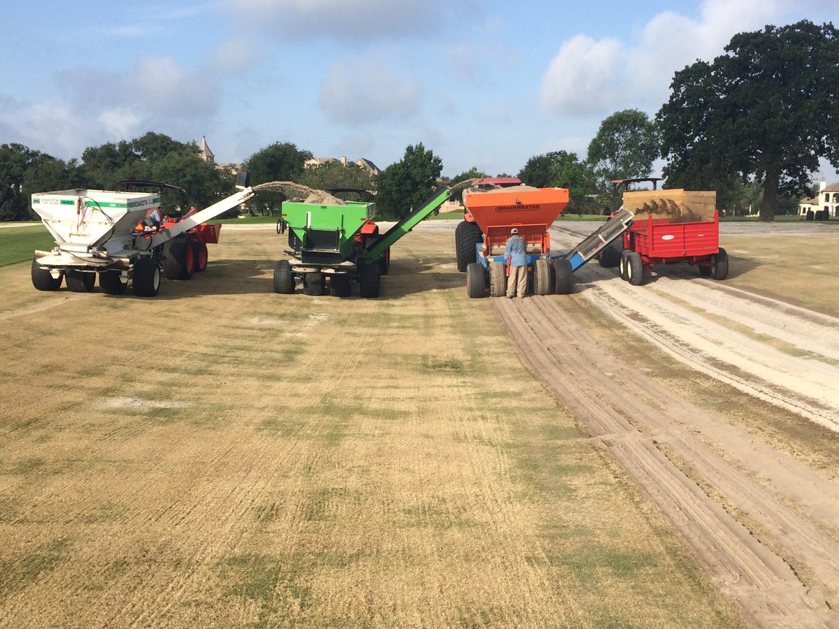 cliffwstewart's tweet photo. HAPPY MAINTENANCE MONDAY! When you need to get some real drainage done @STECEquip can make it happen! #DRAINMASTER #MX650 #FAIRWAYCHANNELS #INWITHSANDOUTWITHTHEDEVIL @GKBmachines @life_turf @johnwwhite7 @RichJValentine1 @BertBrace 📷 by MIRAMONT CC https://t.co/4FZGPdzv4c