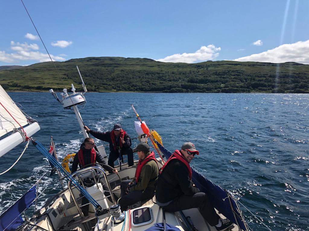 GunnerSailing tweet media
