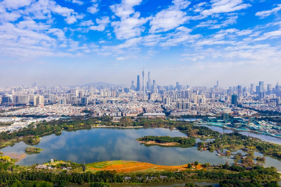 XHNews's tweet photo. Chinese President Xi Jinping has on many occasions stressed the significance of high-quality growth and elaborated on some key tasks.
Check out some highlights of his quotes: https://t.co/txBHxsLZIV https://t.co/aOMuKXXYIB