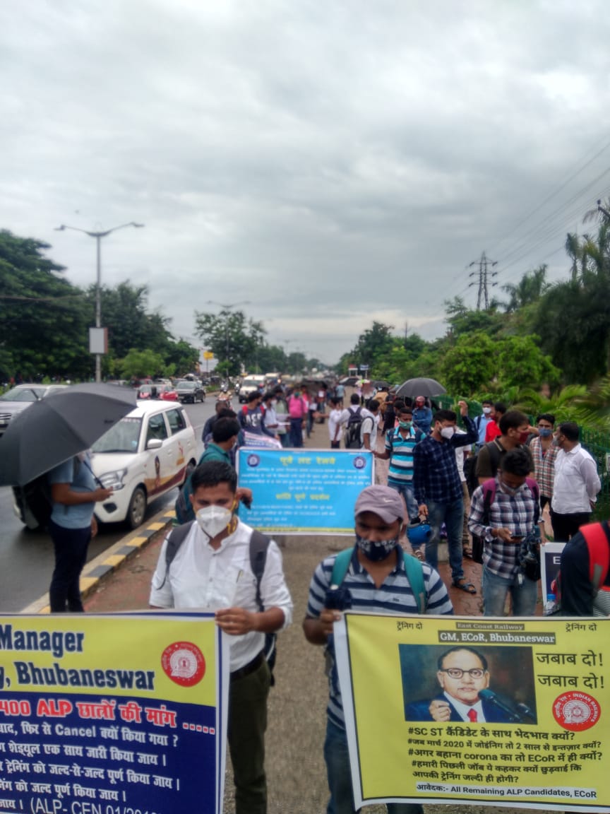 DineshKrNonia5's tweet photo. #Justice4ECoR_SC_ST_ALP 
@AshwiniVaishnaw @DRMSambalpur
@EastCoastRail 
@RailMinIndia
@RailwaySeva 
Sir kindly look in this matter we are ALP candidates of Ecor zone, waiting from last 2 years for training. Please issue training schedule &amp; send us on training immediately. https://t.co/KYWp82Rfin