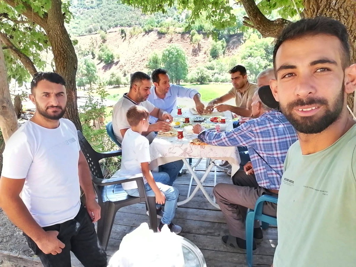 BurhanTuz12's tweet photo. Haftasonu ilçe Milli eğitim müdürümuz sn. Ömer Afşin,  milli eğitim şube müdürümüz sn. Nihat Güllüoğlu, ÇPAL  müdürümüz sn. Esat Saygın ve Milliegitim teknik personeli Remzi Uçak misafirim oldular kendilerine bu anlamlı ziyaretleri için teşekkür ederim https://t.co/5Q3iSulbfT