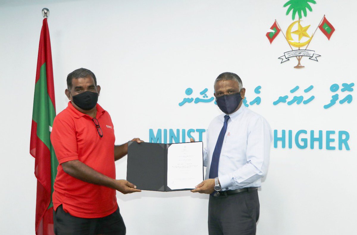 MEERYProject's tweet photo. Contract Awarding Ceremony to conduct courses for the “Skills for a resilient workforce”program. A program organized by @MoHEmv and supported by @MEERYproject for the purpose of building skilled and resilient youth.
@villacollegemv @collegecyryx @mitmaldives #sfrw #meeryproject https://t.co/Uh2lKVIIsD