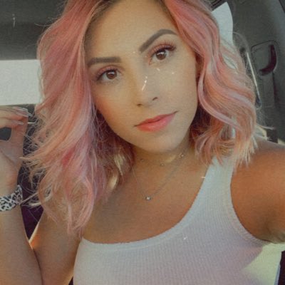 smiley_esha's tweet photo. #NewProfilePic https://t.co/SfZWPR4f4x