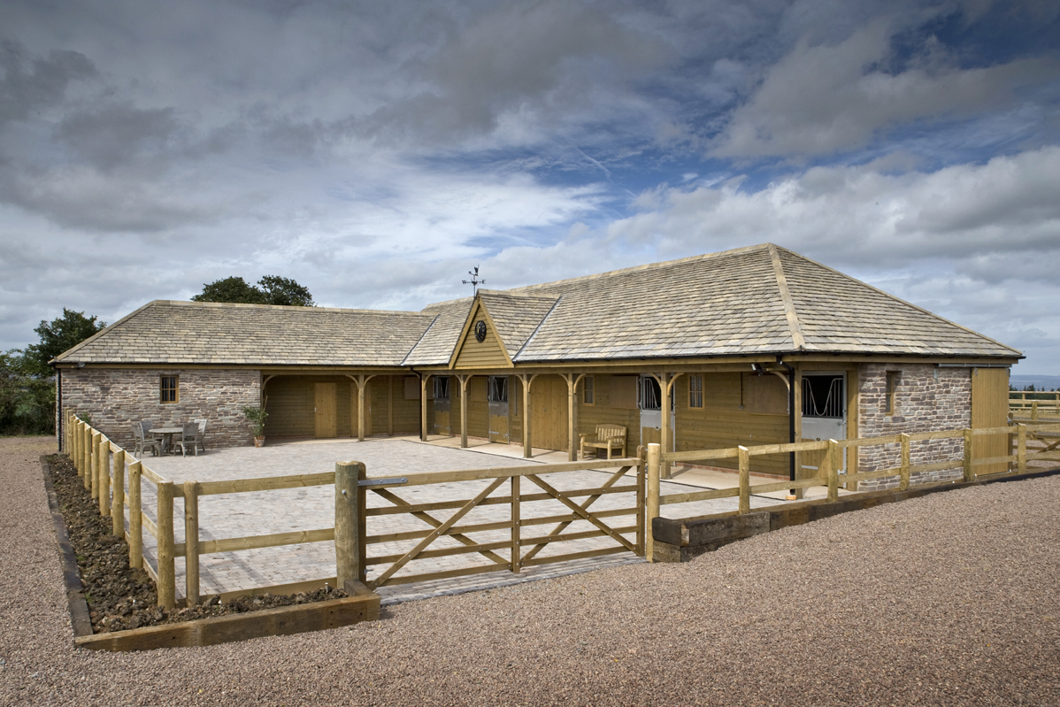 Scotts is renowned for building #Stables to meet your requirements &amp; almost any shape and size can be accommodated within the Scotts design service. Every Stable is a one-off and Scotts can confidently claim to provide you a yard which is uniquely yours 
buff.ly/3gevDEw