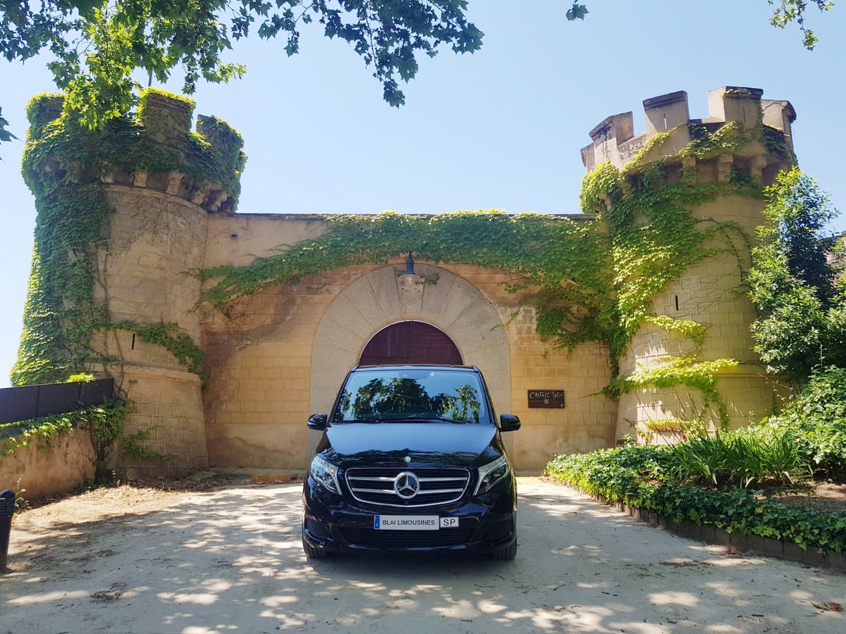 Magic places  ✨
.
.
#mercedesVclass #minivan #magicplaces #specialdays #carservices #chaffeurservices #luxurylife #luxury  #photooftheday #castelljalpí #arenysdemunt #Barcelona