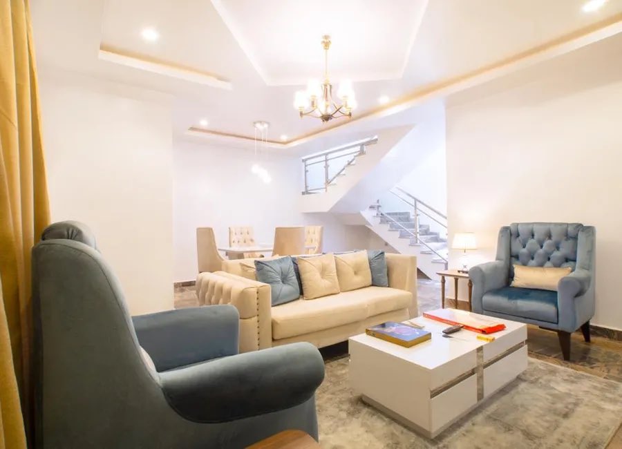 Howwz_'s tweet photo. Travelling to Abuja this week?

This 2 bedroom apartment is well equipped to make your stay both enjoyable and memorable. It comes with 24hours electricity, WiFi, cleaning services and security

Location: Wuse 2

Click the link to book today. https://t.co/zWqV6C9b0t

#Howwz https://t.co/mjFFLbE2pi