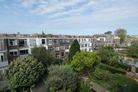 Mass production is crucial for #DeepRetrofit to expand says <a href="/BrownSdc/">Dr Donal Brown</a>. 

🇳🇱🇺🇸From the Netherlands to New York, <a href="/WillemMarx/">Willem Marx</a> <a href="/sciam/">Scientific American</a> explores what's needed to scale the #Energiesprong approach - inc. feed-in tariffs &amp; policy support. 

👉bit.ly/3rRddhk #NetZero #retrofit