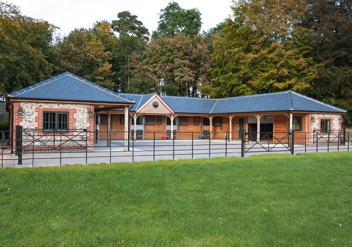 Working on your next #timberstables project? Book a design consultation with Scotts to help design a stable block of your dreams buff.ly/3gevDEw