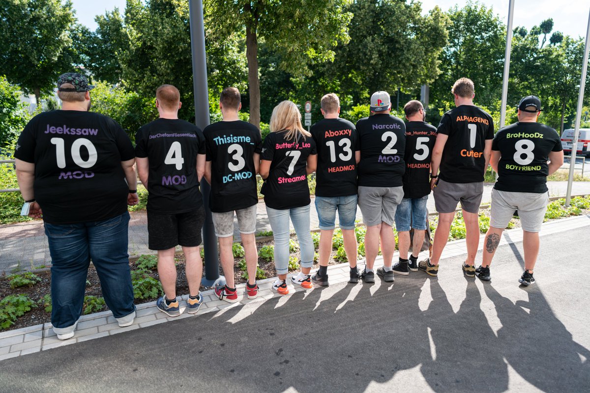 JeekssawLP's tweet photo. Ein Wochenende, welches ewig in Erinnerung bleiben wird #ModTreffen2021 #flycrew Danke, dass ich Teil dieses Teams sein darf @Butterfly_Lea ❤️ https://t.co/3MvbRkxDu5