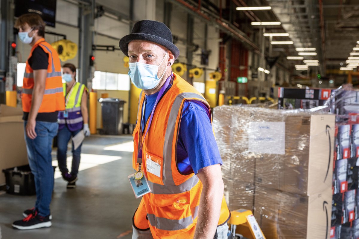 AmazonNewsEU's tweet image. 🙏 to our #Amazonemployees who have been working tirelessly to provide support to communities affected by the devastating floods. 

See what we did to help in the impacted regions: amzn.to/3xiGX7I