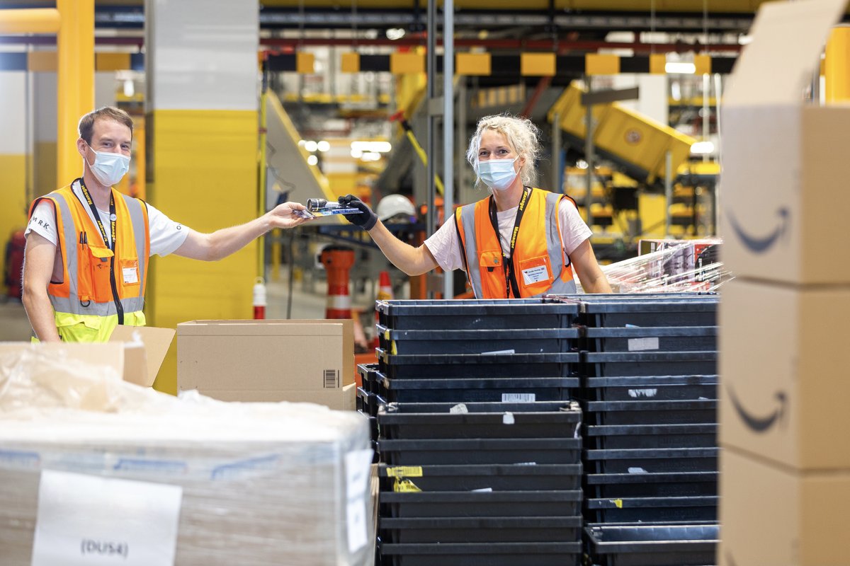 AmazonNewsEU's tweet image. 🙏 to our #Amazonemployees who have been working tirelessly to provide support to communities affected by the devastating floods. 

See what we did to help in the impacted regions: amzn.to/3xiGX7I