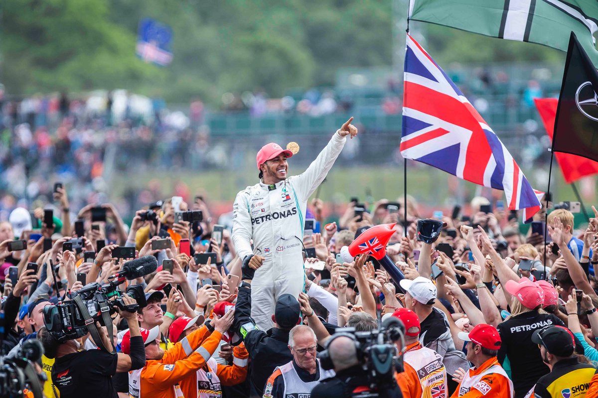 Like many small businesses, I've found the last 18 months very challenging. All my focus is now on the rebuild and I would love it if you could check out my new website. Words by @pilkingtoncomms website by <a href="/wejumphigher/">Jump Media Group</a> and pics of me by <a href="/kcoop_photo/">Kelly Cooper</a> kirstyedmondsphotography.co.uk xx