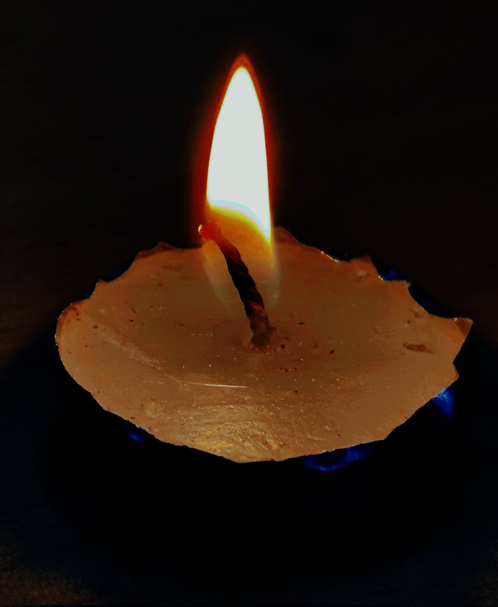 Sush_Singh17's tweet photo. "When in doubt, find light
When in trouble, find light
When in struggle, find light
Always look for some light in the dark"
#lightofhope
Better to be a candle in someone's darkness rather not being at all.
#mentorsbaton #lightofchange
@PbpandeyB @ManuGulati11 @LohiyaKadambari https://t.co/zm9RLPt07Y