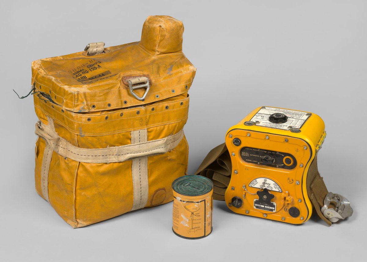 Object of the month! This month: the Gibson Girl, an emergency radio that was used by American soldiers in the Pacific. With this emergency radio, they could call for help when a plane had crashed. Do you want to know more about this object? Visit the Freedom Museum!