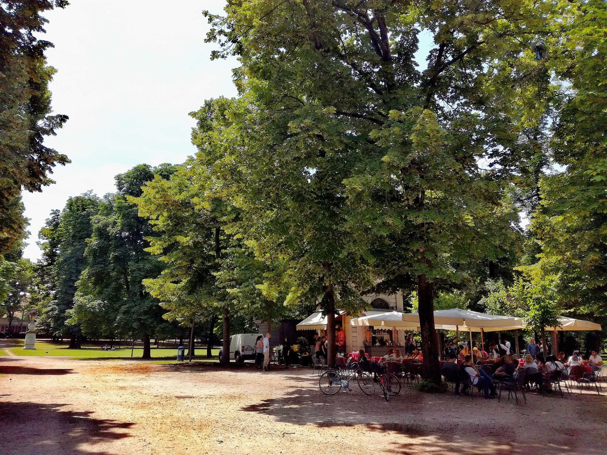 parmawelcomeoff's tweet photo. Una passeggiata in relax a #Parma  🌳
Oggi siamo al Parco Ducale, un luogo dove ammirare arte e natura passeggiando tra viali alberati e statue. https://t.co/ZOJHDgOmbq
#parmawelcome #parma2021 #inemiliaromagna #visitemilia #parcoducale https://t.co/Qcxnm2K9re