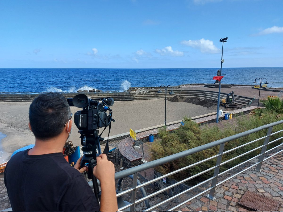 La playa de #Bajamar permanecerá cerrada 8 meses para hacer nuevo dique. Ya hoy han empezado los trabajos. Las piscinas naturales SÍ estarán abiertas al público <a href="/cnbajamar/">Club Náutico Bajamar</a> <a href="/moisesgrillo/">Moisés Grillo</a>