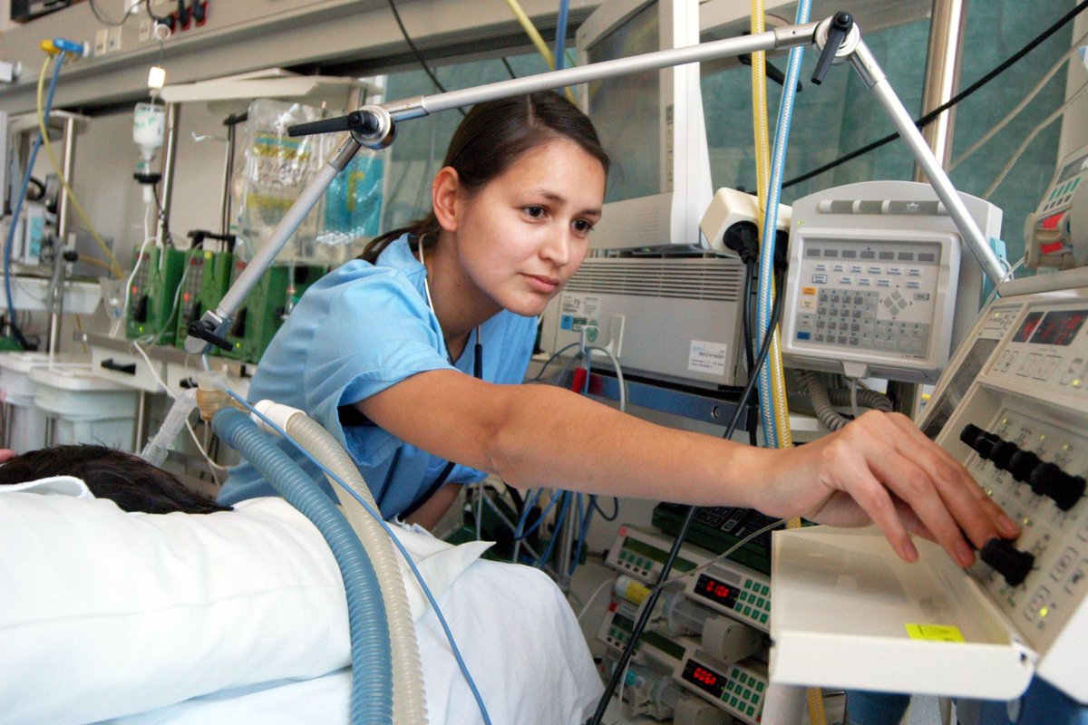 eIntegrity_'s tweet photo. 2 new sessions on induction of anaesthesia in the critical care unit & rheumatological emergencies are now available on eICM via @eIntegrity_. Developed by @FICMNews & @HEE_TEL. Access them here: https://t.co/XDBVFRnnIG #eICM https://t.co/fLgCSx3FY5