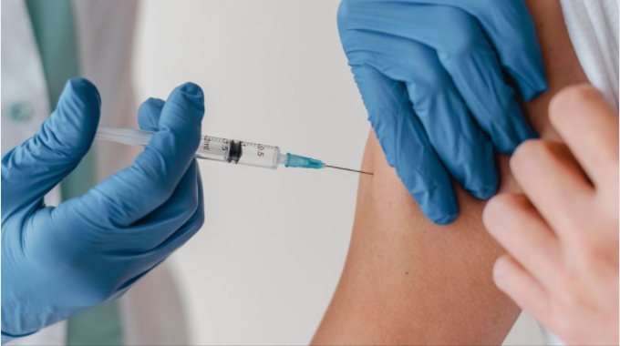 CHBrive's tweet photo. #VACCINATION #COVID19 De nouvelles plages de vaccination supplémentaires sont ouvertes cette semaine au centre de vaccination du #CHBrive (situé à l’Espace des 3 Provinces)
Prenez RDV 🖱️sur Doctolib➡️https://t.co/WTewZuIh1x ou 📱en appelant le 05 55 08 75 20 https://t.co/hATIsa7u5C