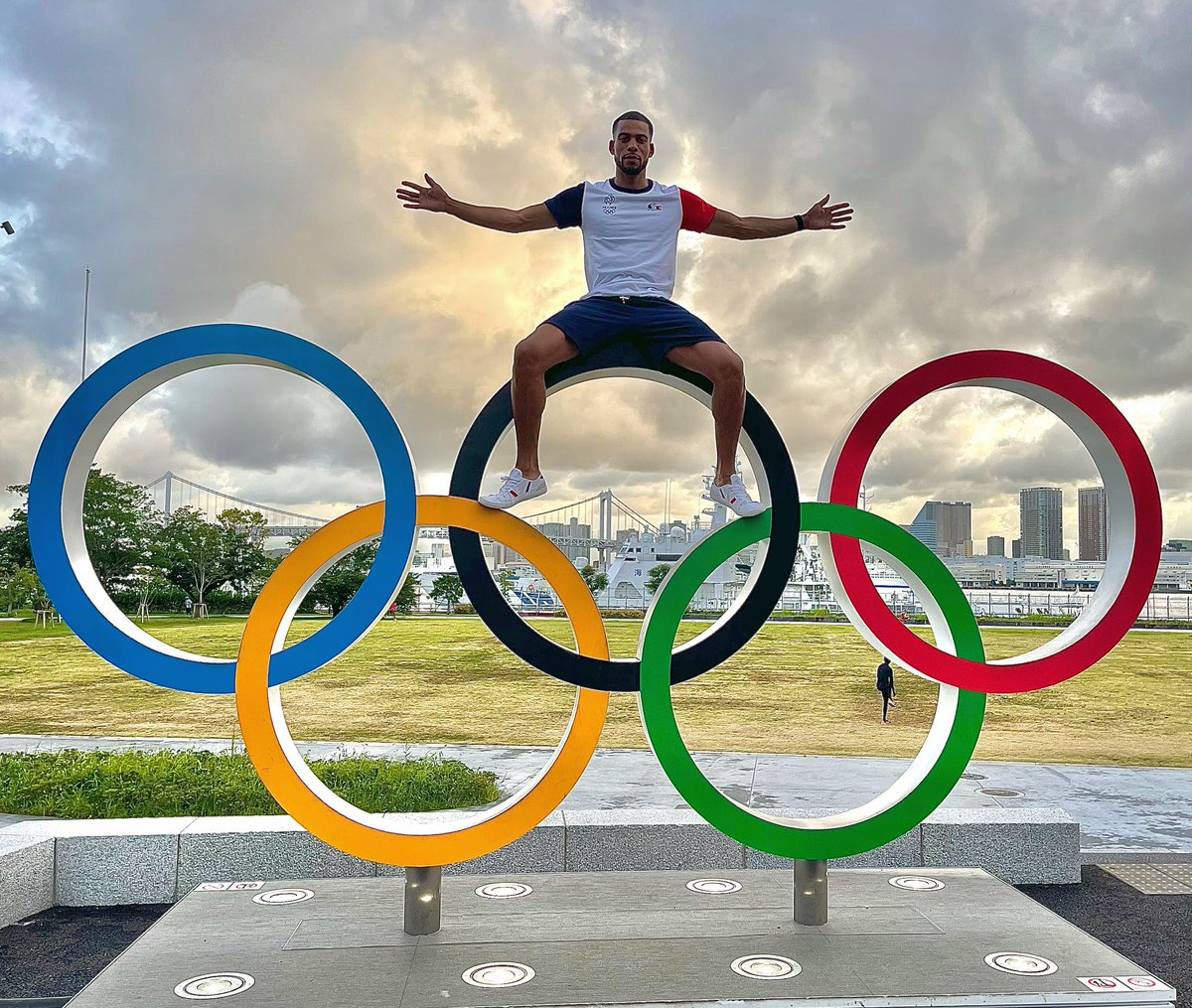 F O R C E  &amp;  H O N N E U R 

Demain 9h 🇯🇵
Demain 2h 🇫🇷
Qualification à 17m05 ou les 12 meilleurs