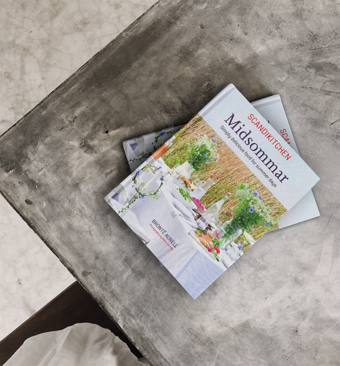 #BookOfTheMonth with 65 Scandinavian-style recipes that perfectly capture the joy of summer eating:

"ScandiKitchen: Midsommar: Simply delicious food for summer days" - by Brontë Aurell

bit.ly/36fc1KE

<a href="/RylandPeters/">Ryland Peters & Small</a>

#books #bookstagram #hygge #Monday #book