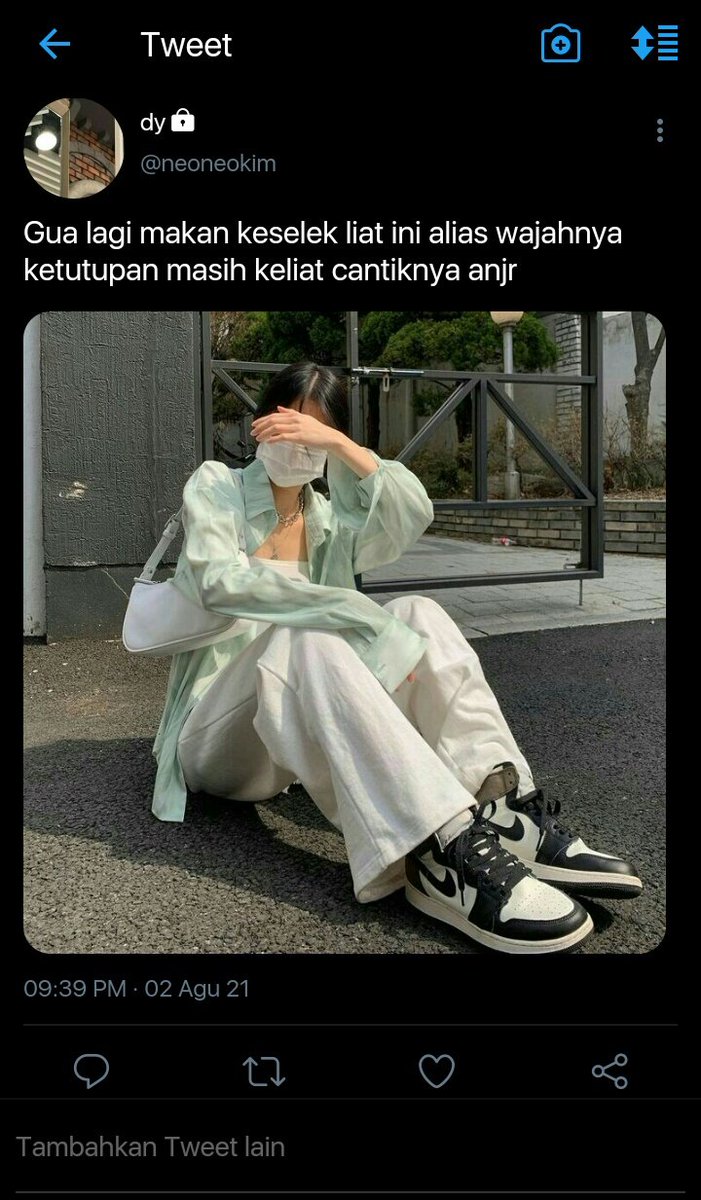 losncity's tweet photo. 33 // cantik https://t.co/KYc4USVmq7