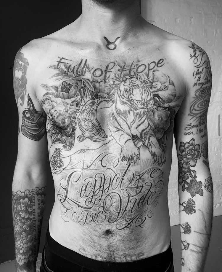 UnscarredFilm's tweet photo. "I love what I do because I get to see, direct change, transformation happen. And it's not necessarily my work, it's their postures." - David Allen (@DavidAllen)

#scartattoo #coveruptattoo #chicagotattoo https://t.co/4N6HWS54Y9