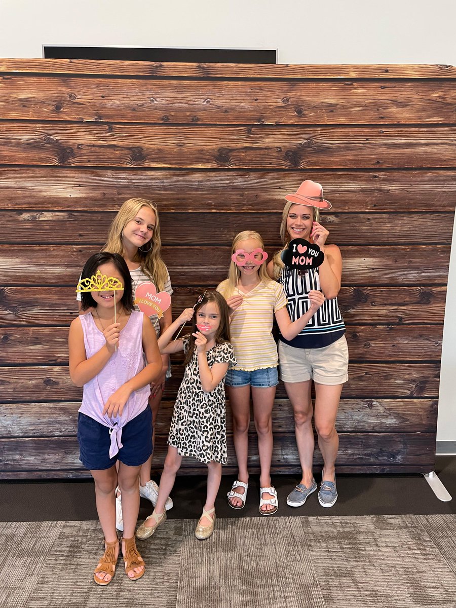 ChildrenLmbc's tweet photo. We had a great time at our Mother/Daughter Game Night &amp; Dessert Fondue Bar!! A special thank you to The Spotted Bunny for helping us make lovely beaded bracelets as a keepsake from our evening together. https://t.co/ELTyEw1HpI
