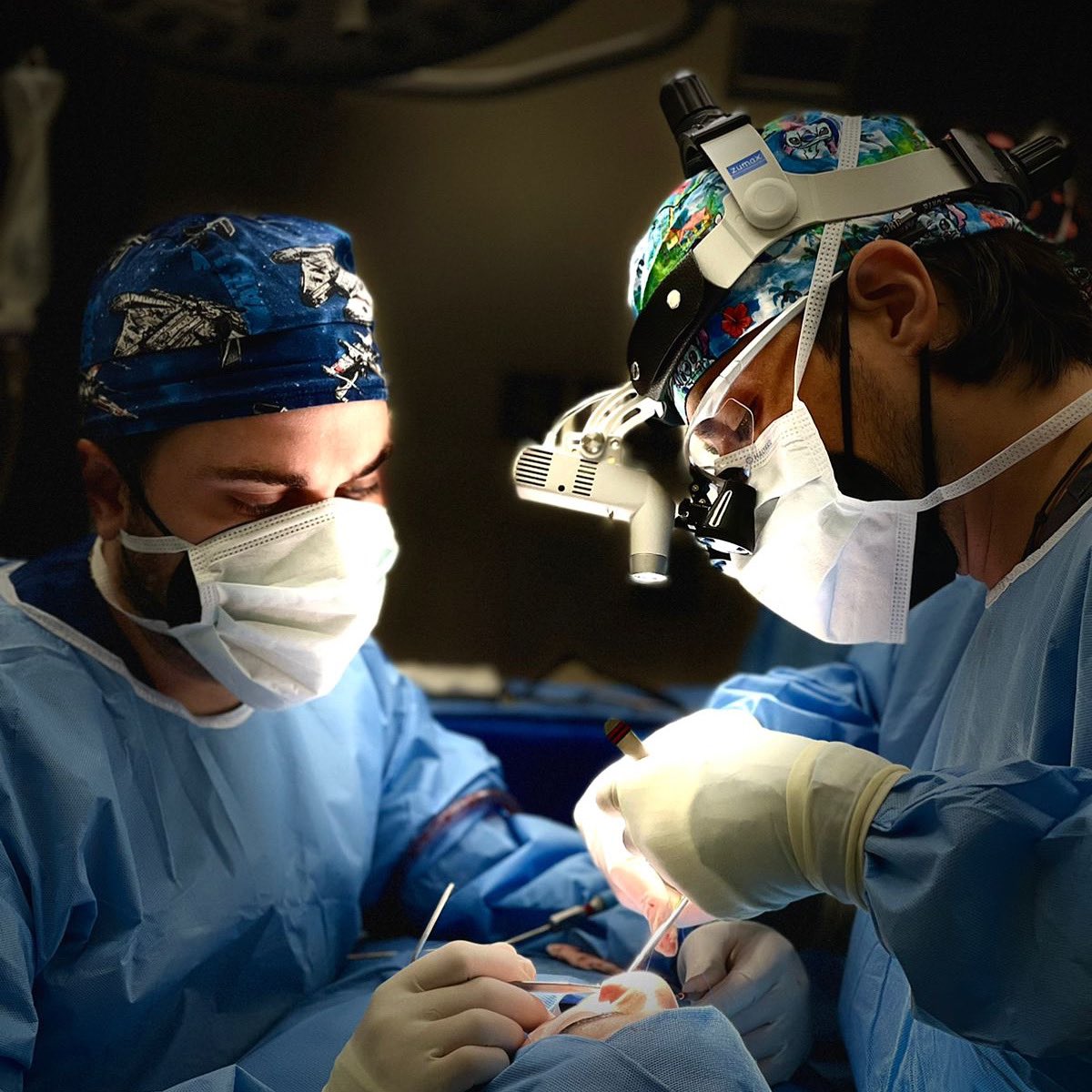 eldocmerino's tweet photo. “La mejor preparación para mañana, es hacer el trabajo de hoy supremamente bien” (William Osler).
Cada día es una oportunidad de tratar de ser mejores en lo que hacemos, pero sobre todo, en lo que somos.
#docmerino #cirujanoplasticocertificado
#teamnuline @mattei_91 https://t.co/Oh6yUfadHZ