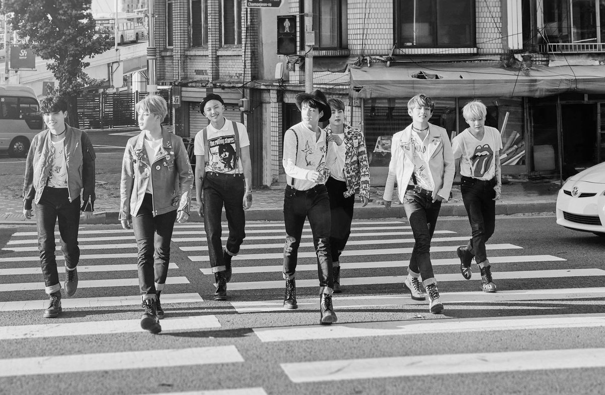 tanniesbiebs's tweet photo. welcome to ma city 

#ARSD #ARMYSelcaDay https://t.co/MwjD25HIyj