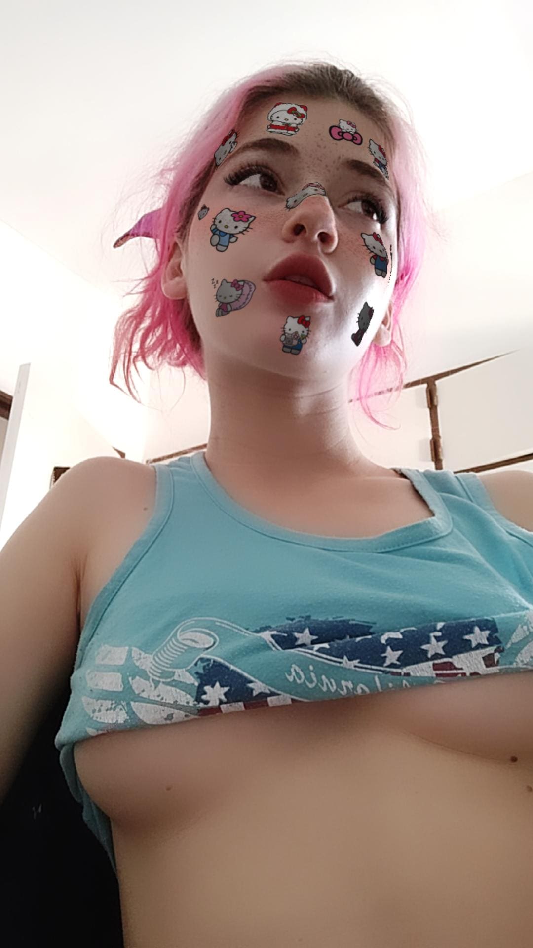 Emma Fiore 🔞 🇦🇷 on Twitter: "Mirando a la nada pensando en sentarme en