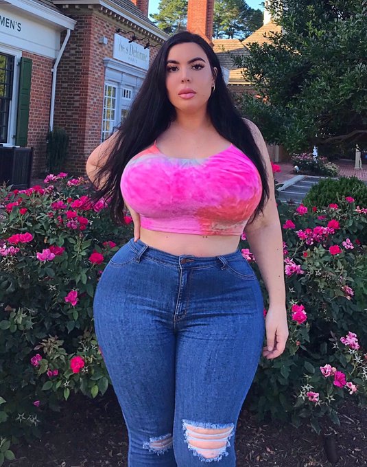 Happy Monday babes https://t.co/gWhD4HL8NE