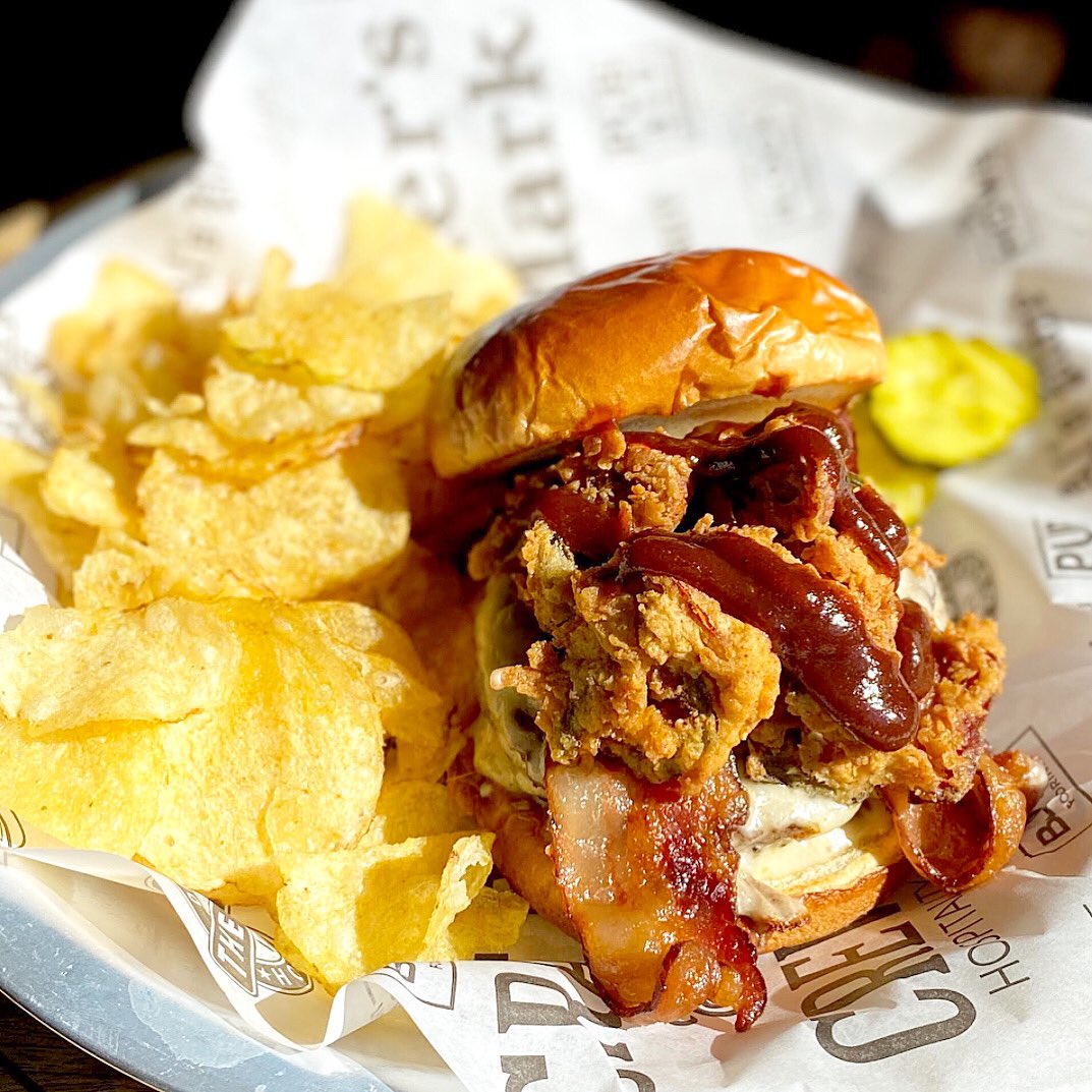 #burgerdeal $5 off all burgers, all day! 🍔 #pub819 #hopkinsmn