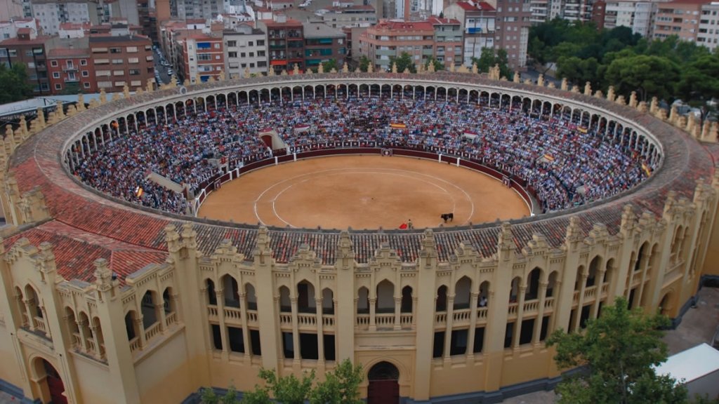 turismoalbacete's tweet photo. ¿Sabías qué...
La Plaza de Toros de Albacete es conocida como #LaChata? 😉
Esta plaza, anterior a la Plaza de las Ventas, inaugurada en septiembre de 1917, realizada por el mismo arquitecto, fue un boceto para la realización de la situada en Madrid. https://t.co/iWaBpgqLez