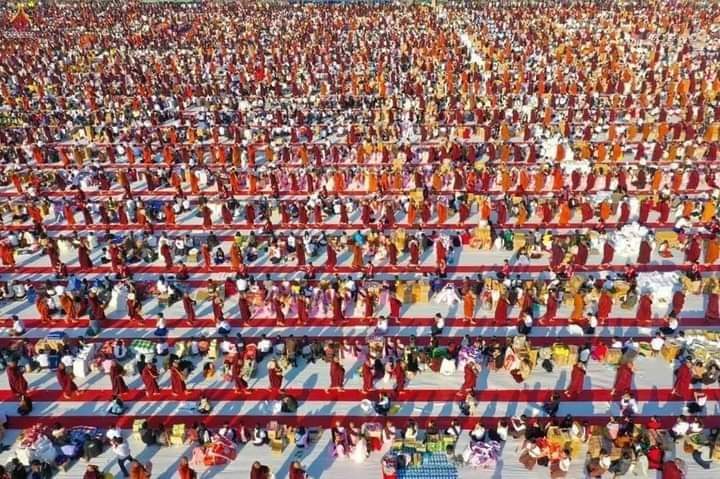 ChitNyiMin's tweet photo. Min Aung Hlaing said, Buddhism faded under the NLd government. The illiterate people who supported him said they were afraid of losing their religion. But such events only emerged during th NLDgovernment and Buddhist Monks were allowed to meditate peacefully. 
See how.. !!! https://t.co/QAlpYLG392