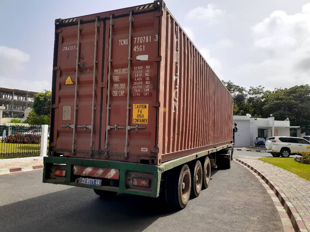 Customs clearance and delivery of two 40' containers for the Senegalese Ministry of Health, donated by Saudi Arabia.

<a href="/aflomagazine/">Africa Logistics Magazine</a> <a href="/thiermou/">Thierno Abdoulaye Diallo</a> 

#transport #logistics #freight #supplychain #containers #delivery
