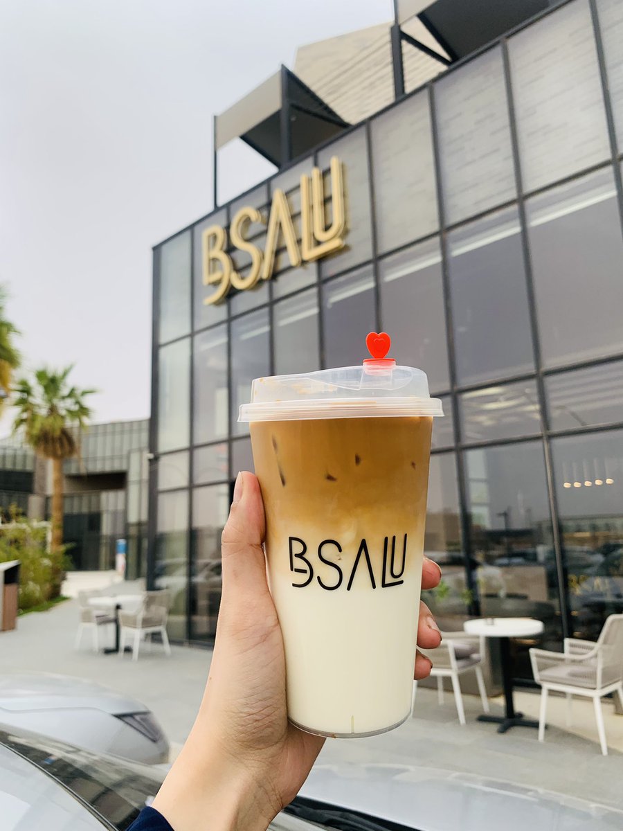 sumbi_rehman's tweet photo. @besalucafe
Besalu Signature latte
#blogger #Influencer #coffee #photography #saudiblogger #riyadh #الرياض_اليوم #قهوه #الرياض #Dubai #السعودية #بالوقر #كفي https://t.co/4FmiV56T4r