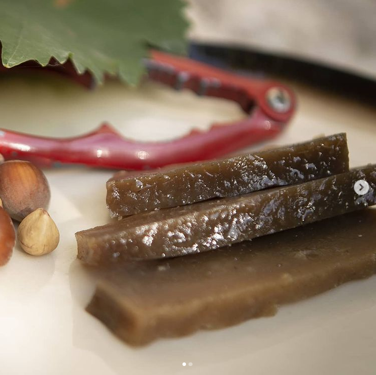 Descobreix la recepta del tradicional #MOSTRILLO, de la família Boronat de Salomó youtube.com/watch?v=i7fMLT…
Només et cal most, vi i farina, acompanyat d'ametlles. Et proposem els nostres productors de Venda de Proximitat  <a href="/agriculturacat/">Agricultura</a>: <a href="/DascaVives/">dascavives</a> #CanMestre #CultiusGaia