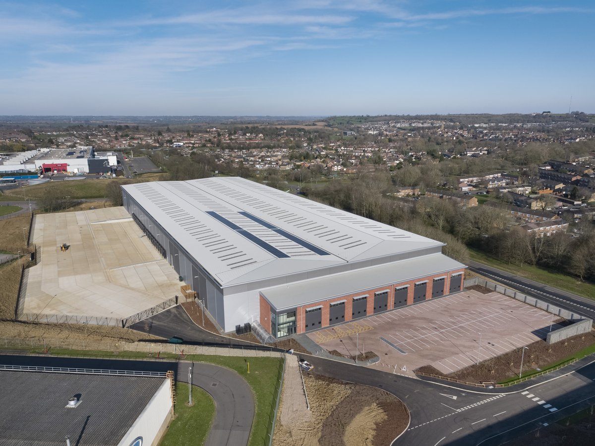 Canmoor is delighted to announce the letting of Unit 3 to Super Smart Services Limited. The unit boasts 173,484 sq ft of warehouse and high quality offices and includes 21 dock &amp; level access loading. The scheme is now fully let!

#commercialrealestate #property #canmoor #letting