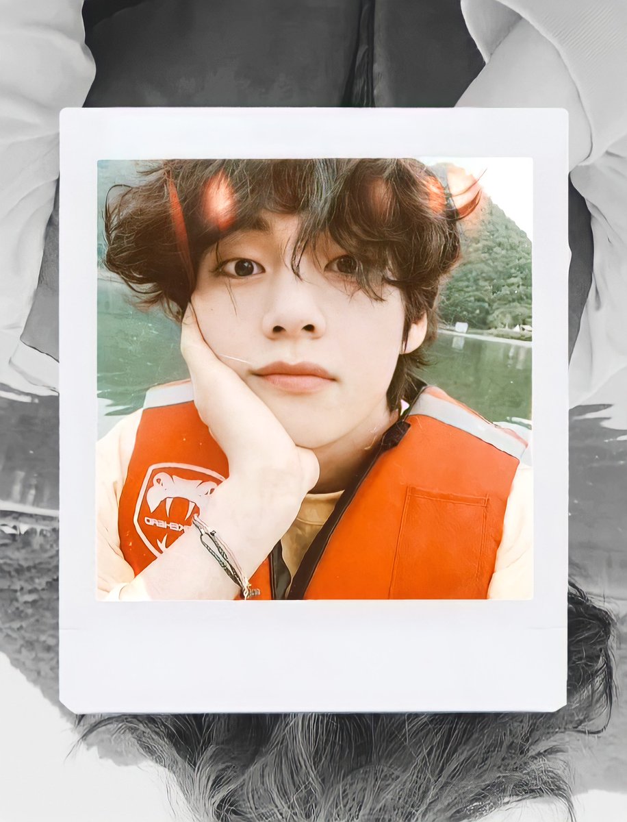 rzkxphiu's tweet photo. with lil bear, kim phiu <3

#ARMYSelcaDay #ARSD @BTS_twt https://t.co/7J2WWz13g4