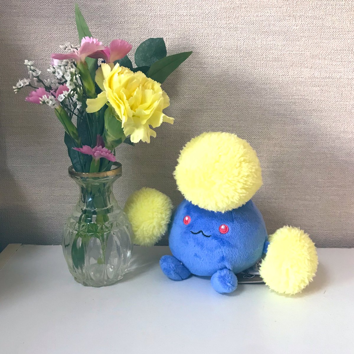 #花の定期便 #bloomee 【@bloomee_jp 】さんからの今週のブーケ

最近お迎えした可愛いこと一緒に💙💛

 #ブルーミー
#花のサブスク
 #PR

https://t.co/OJwIV4fYWu… 