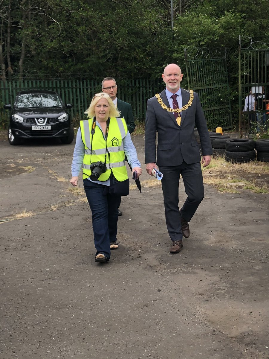 LordProvostGCC's tweet photo. Great to attend the fantastic #MakeSomethingBetter community event in #SprinburnPark over the weekend. Thanks to all the organisers & participants for making it a great event and putting back a smile on people’s faces! @ng_homes @SpringburnPF @SpringburnWG @SpringburnCC https://t.co/VlsnAoQnJs